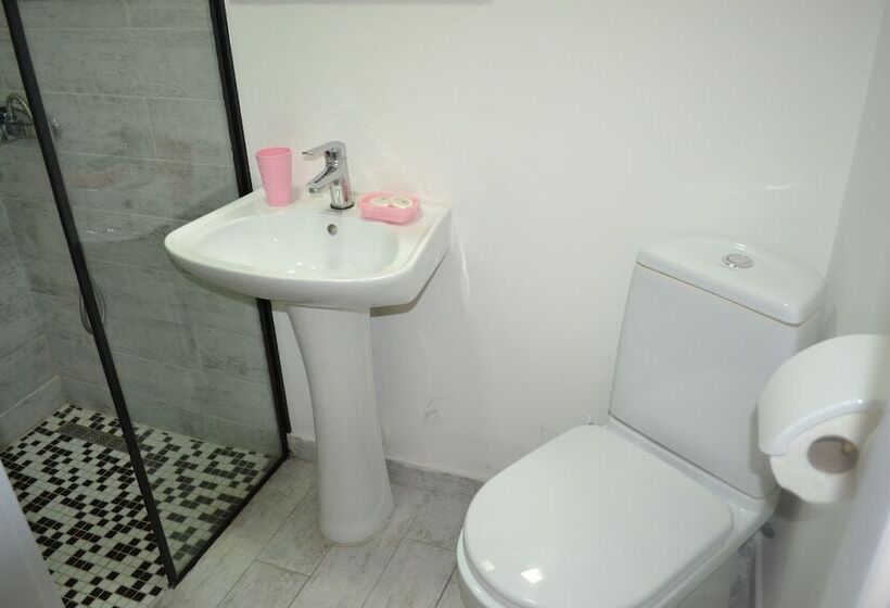 اتاق استاندارد, Rustaveli 36