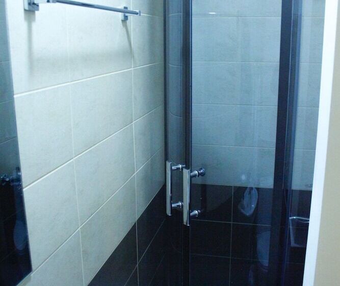 اتاق استاندارد, Rustaveli 36