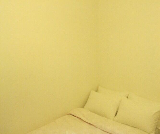 اتاق اکونومی, Rustaveli 36