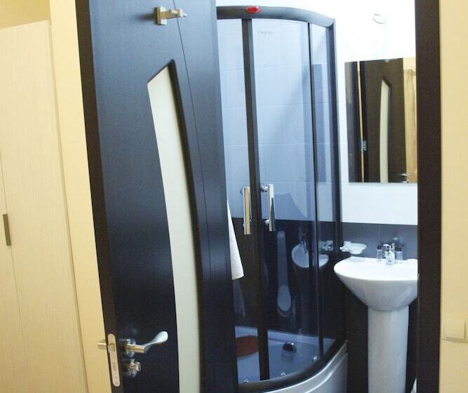 اتاق اکونومی, Rustaveli 36