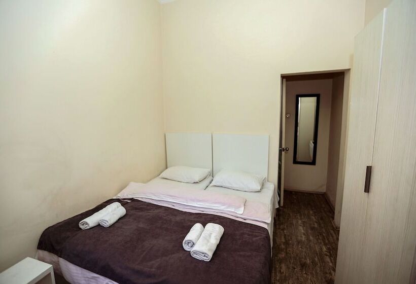 اتاق استاندارد, Rustaveli 36