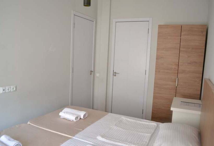 اتاق استاندارد, Rustaveli 36