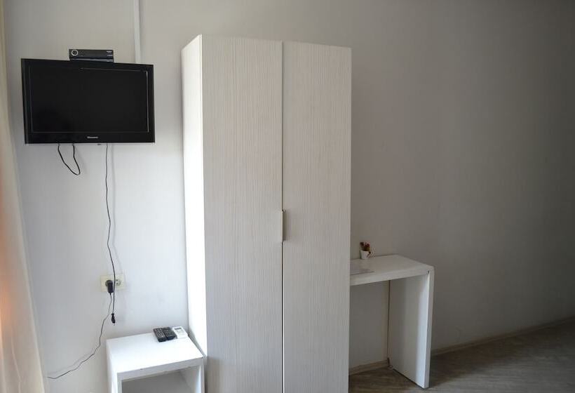 اتاق استاندارد, Rustaveli 36