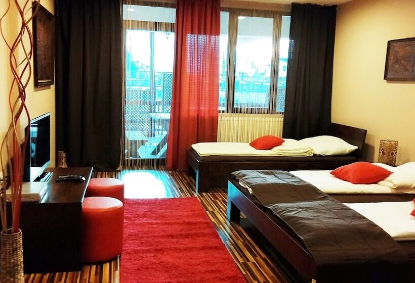 חדר סופריור לארבעה, Pansion River