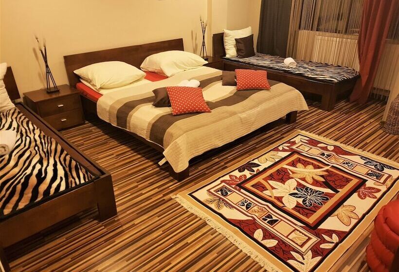 חדר קומפורט לשלושה, Pansion River