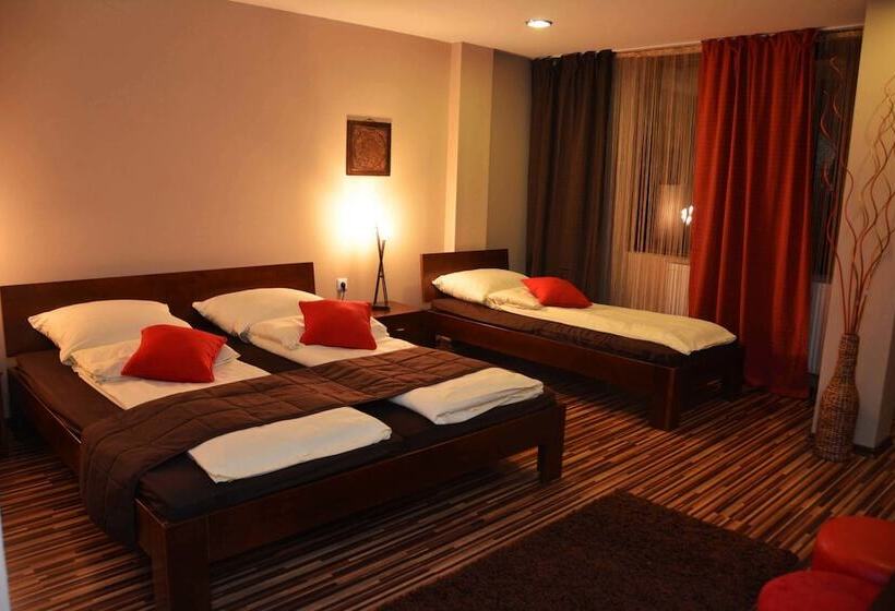 חדר קומפורט לשלושה, Pansion River