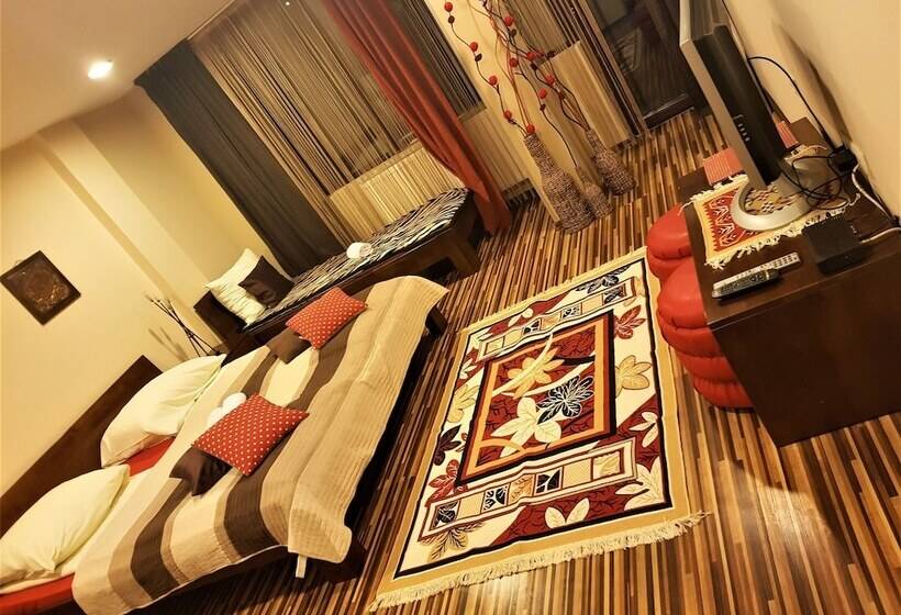 חדר קומפורט לשלושה, Pansion River