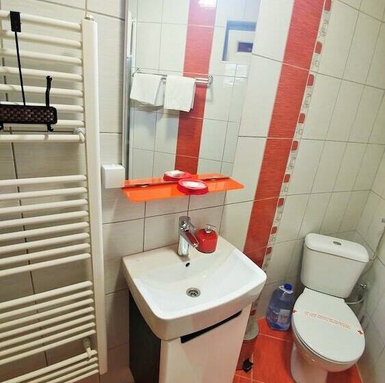 חדר רומנטי, Pansion River