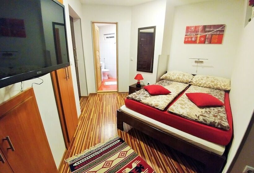 חדר רומנטי, Pansion River