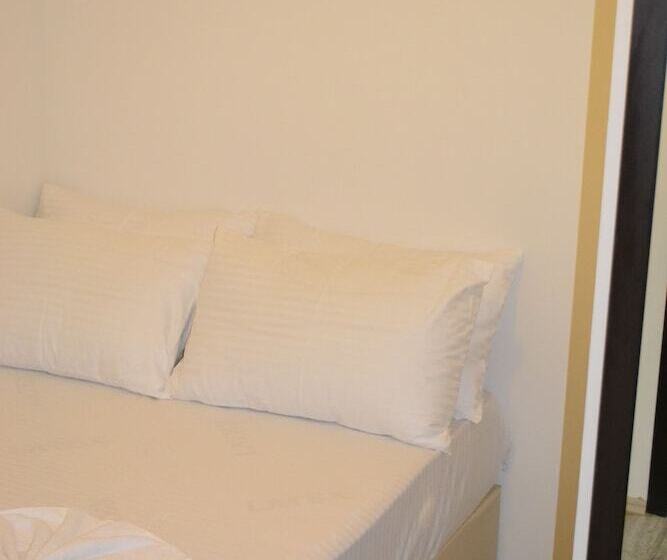 اتاق استاندارد, Rustaveli 36