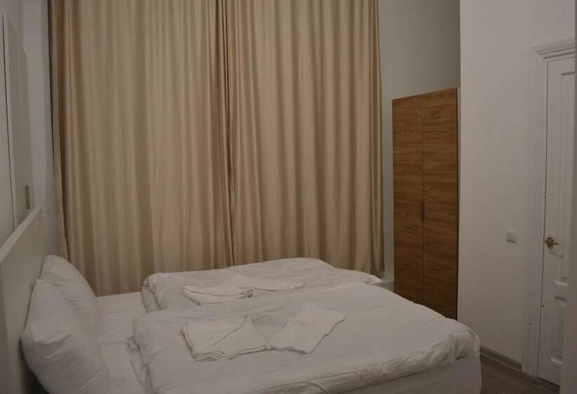 اتاق استاندارد, Rustaveli 36