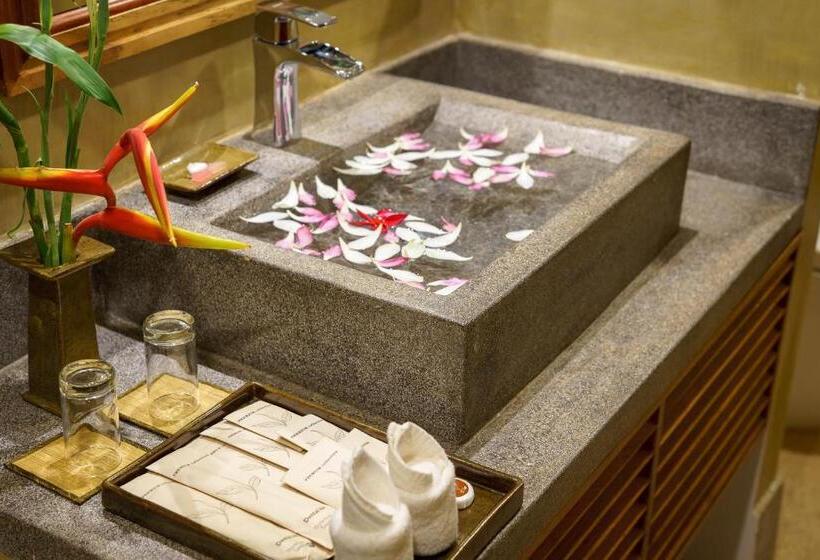 غرفة ديلوكس مطلة على حمام السباحة, Khmer House Resort