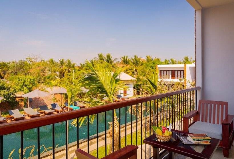 غرفة ديلوكس مطلة على حمام السباحة, Khmer House Resort