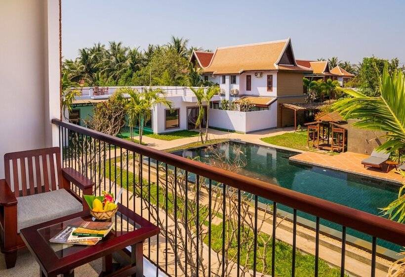 プールの見えるデラックスルーム, Khmer House Resort