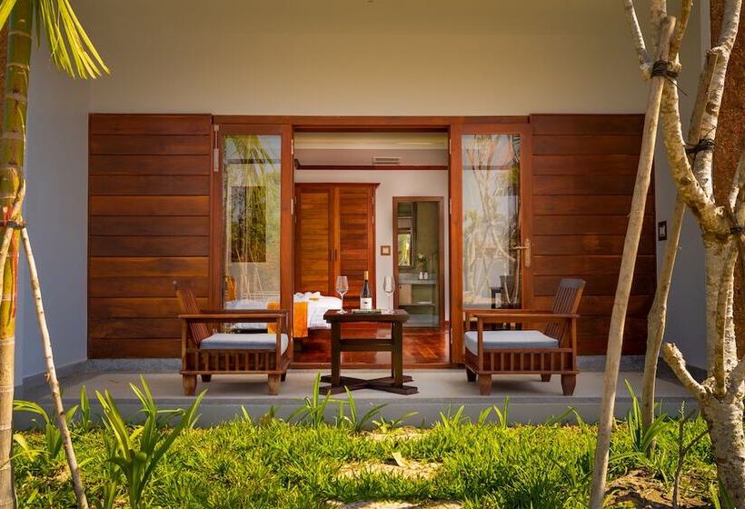 غرفة ديلوكس مطلة على حمام السباحة, Khmer House Resort