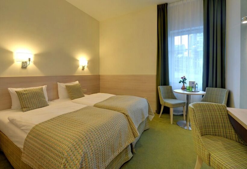 标准间, Willa Odkrywcow