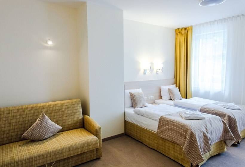 Quarto Familiar, Willa Odkrywcow