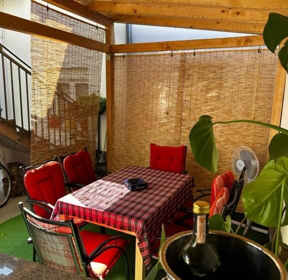 اتاق سوپریور با تخت بزرگ, Guest House Nana