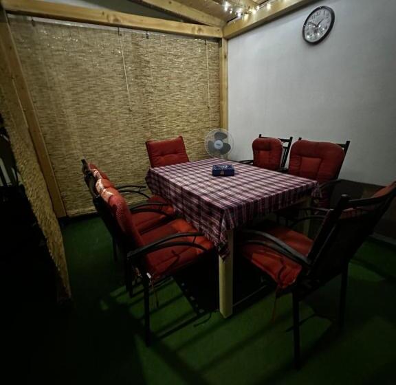 اتاق سوپریور با تخت بزرگ, Guest House Nana