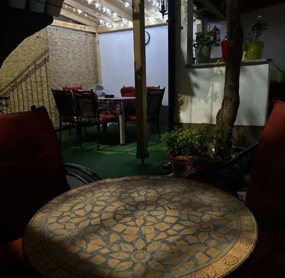 اتاق سوپریور با تخت بزرگ, Guest House Nana