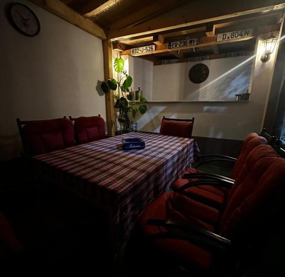 اتاق استاندارد سه نفره, Guest House Nana