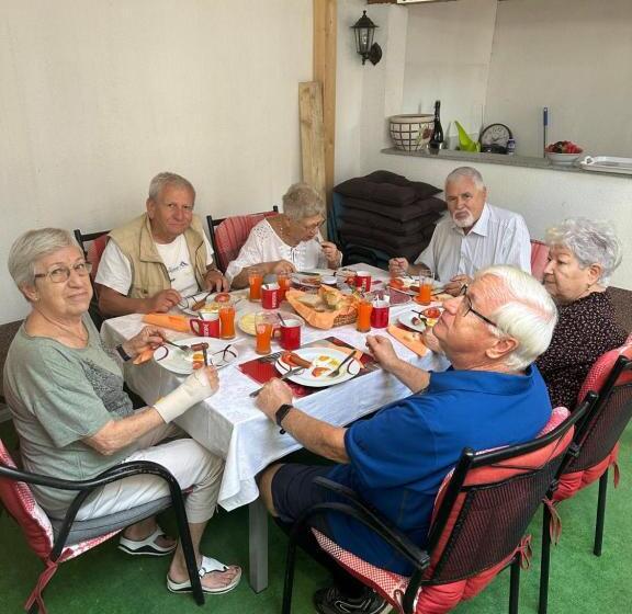 اتاق سوپریور با تخت بزرگ, Guest House Nana