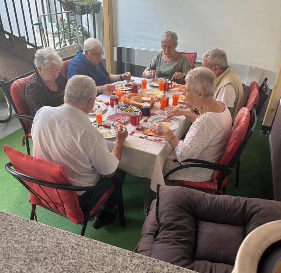 اتاق استاندارد سه نفره, Guest House Nana