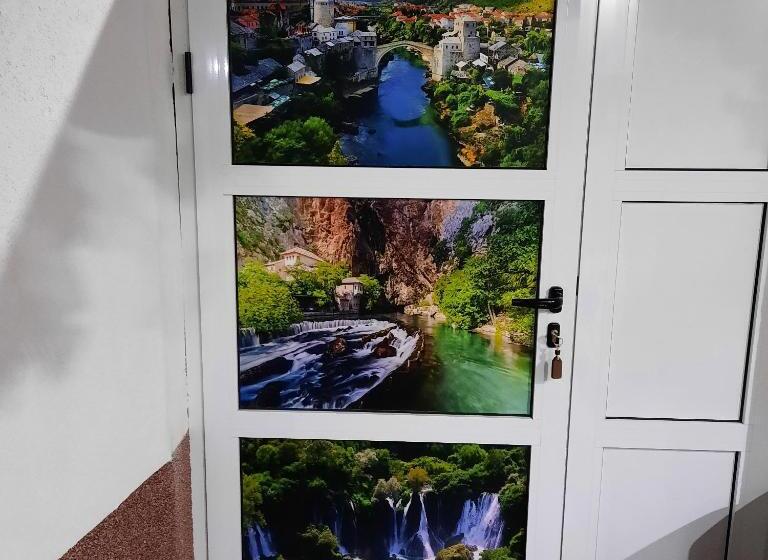 استودیو خانوادگی, Guest House Nana