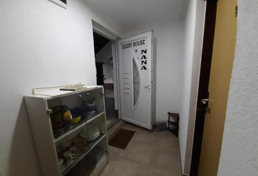 استودیو خانوادگی, Guest House Nana