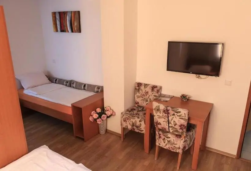 اتاق استاندارد سه نفره, Pansion Centar