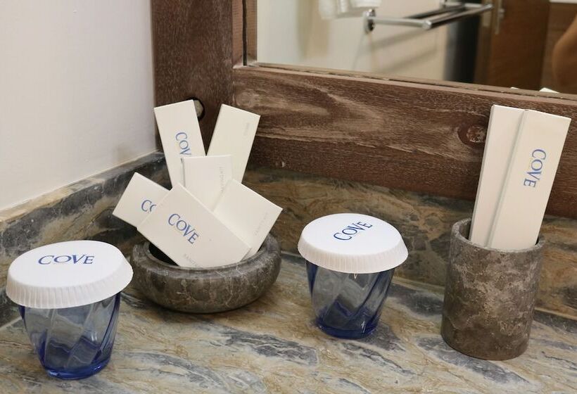 اتاق استاندارد با چشمانداز دریا, Cove Resort Palau