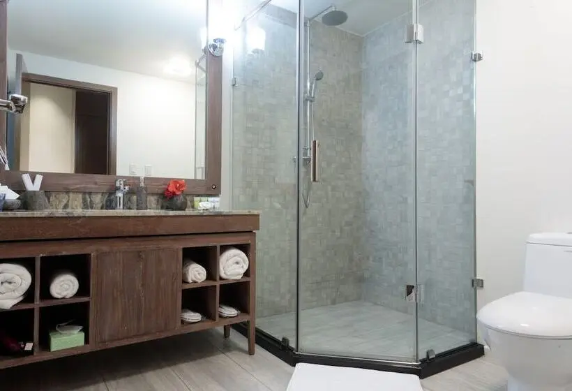 اتاق استاندارد با چشم‌انداز دریا, Cove Resort Palau
