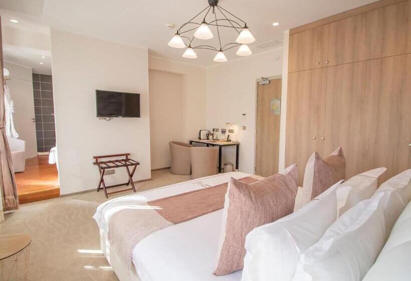 اتاق استاندارد با چشمانداز باغ, Des Quinconces