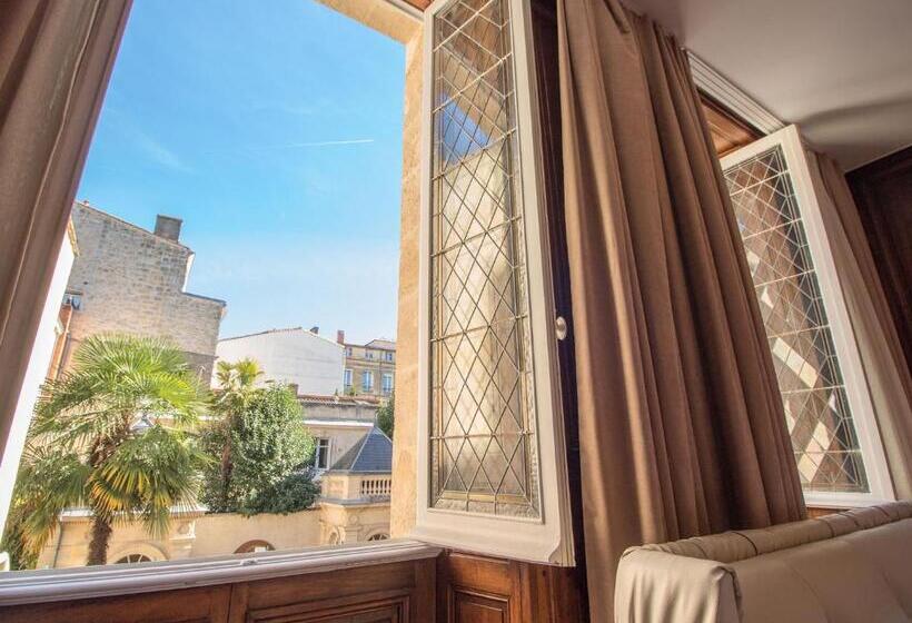 سوییت با چشمانداز باغ, Des Quinconces