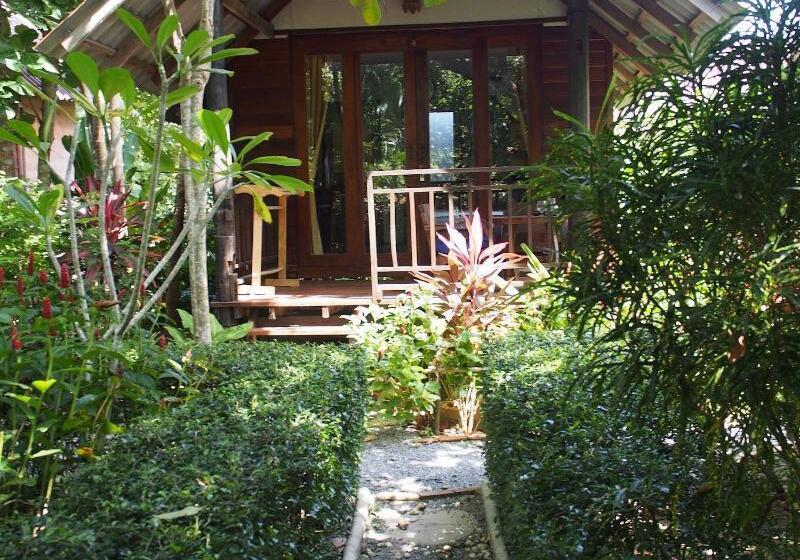 スタンダードルーム, Lanta Happy Hill