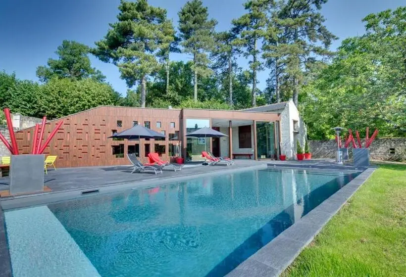 Talo 2 Makuuhuonetta, Château De Candes   Art & Spa
