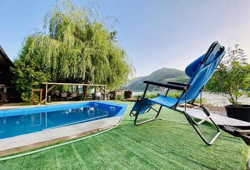 اتاق خانوادگی, Apartmani I Sobe Okuka