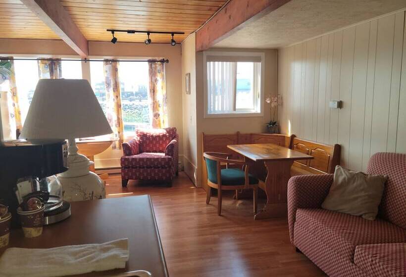 プレミアムスイート, Islander Westport