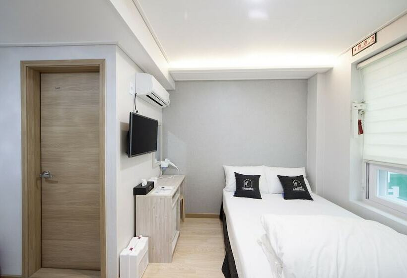 Номер Стандарт Трехместный, K Guesthouse Premium Busan 1