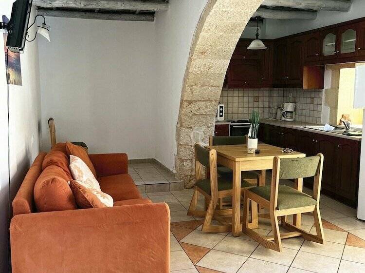 سوئیت کلاسیک, Skandalis Traditional Suites