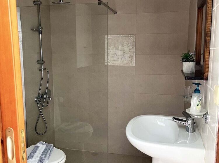 سوئیت کلاسیک, Skandalis Traditional Suites