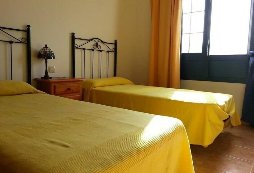 Номер Стандарт Совместная Ванная, Red Star Surf Hostel