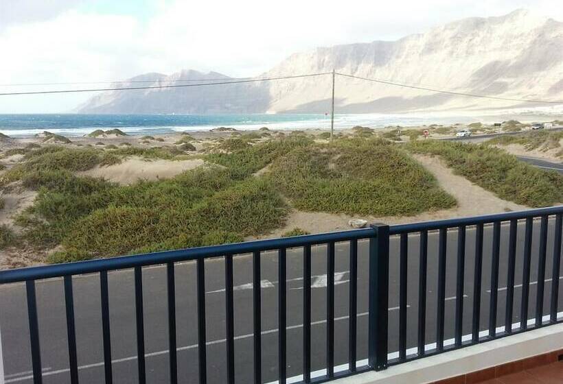 Номер Стандарт Индивидуальный, Red Star Surf Hostel