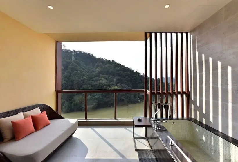 ダブルベッドスタンダードルーム, Hilton Huizhou Longmen Resort