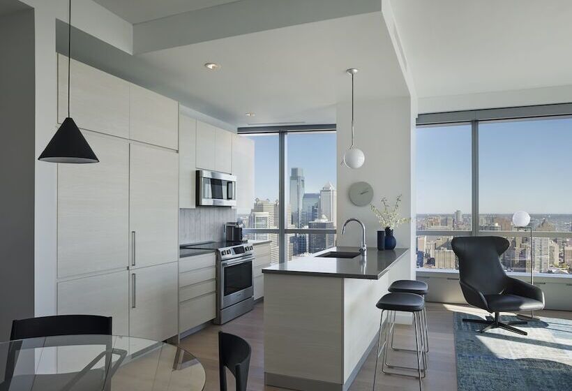 , Aka University City