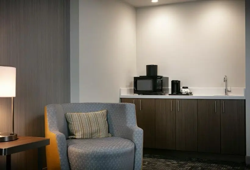 スイート, Courtyard By Marriott Albion