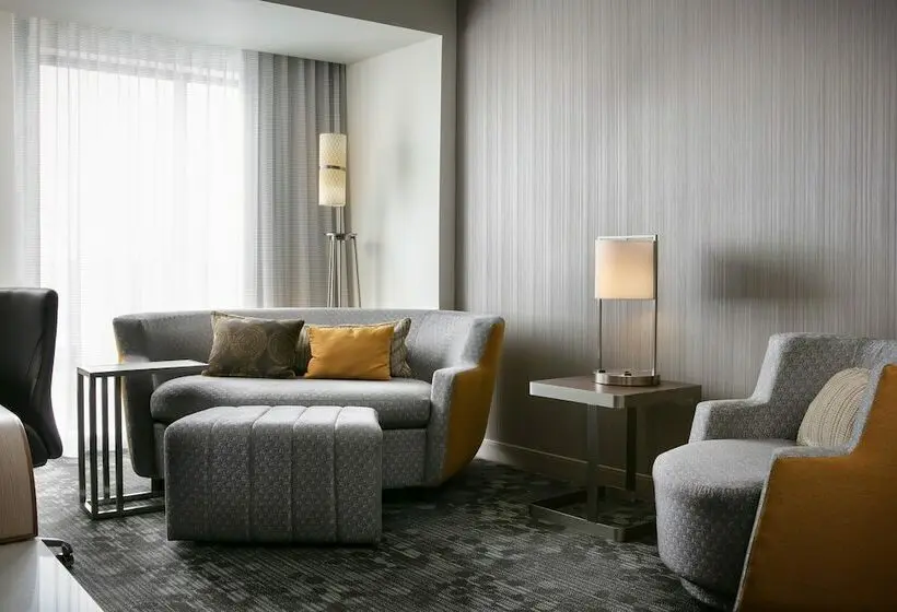 スイート, Courtyard By Marriott Albion