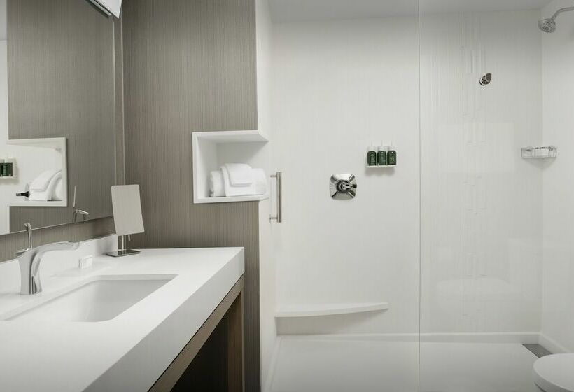 جناح, Courtyard By Marriott Albion