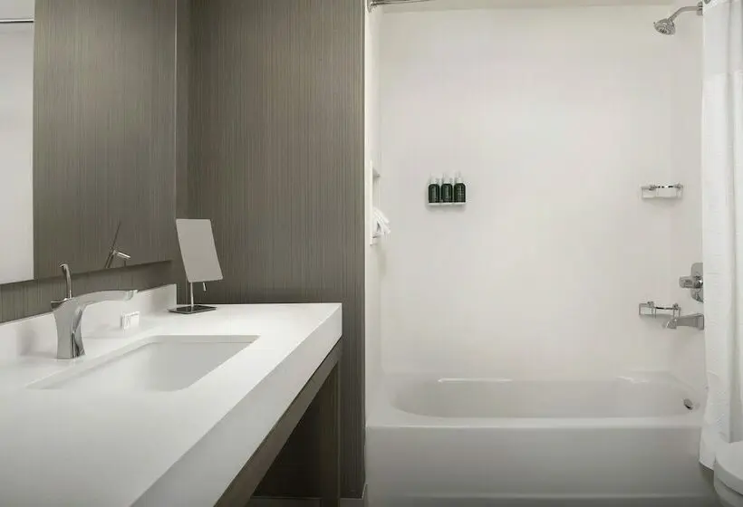 スイート, Courtyard By Marriott Albion