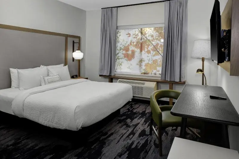キングサイズベッドのスタンダードルーム, Fairfield Inn & Suites By Marriott Roanoke Salem